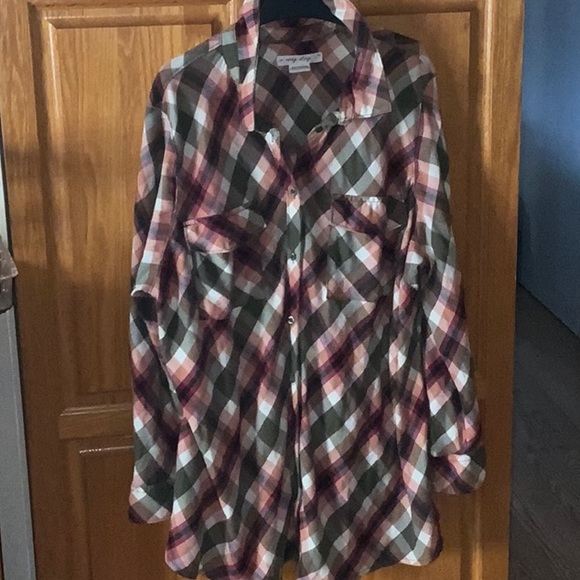 Pennington Tops - ❤️‍🔥2/20$ Pennington every day flannel blouse